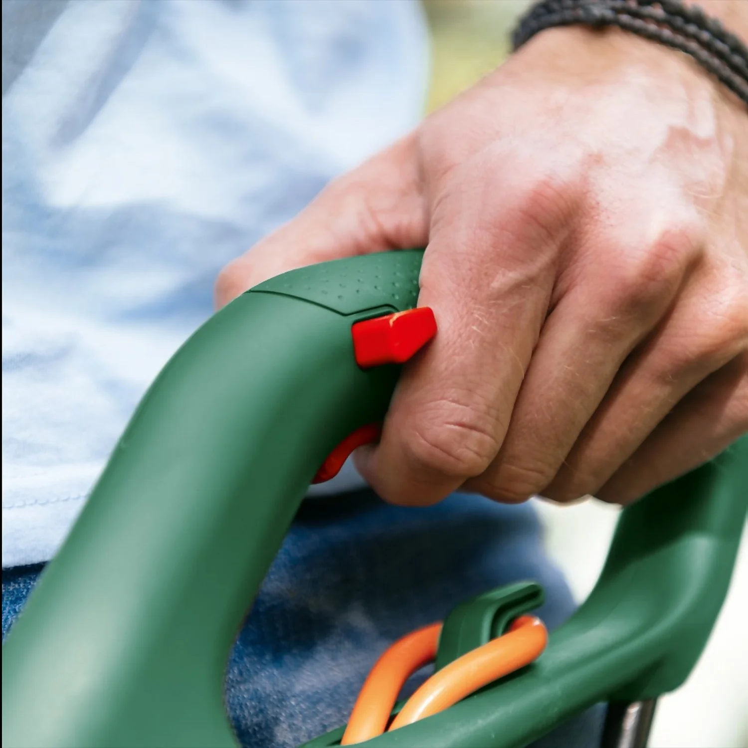 Bosch EasyGrassCut 23 Electric Grass Trimmer 23cm 6 Bosch EasyGrassCut 23 Electric Grass Trimmer 23cm - Image 6