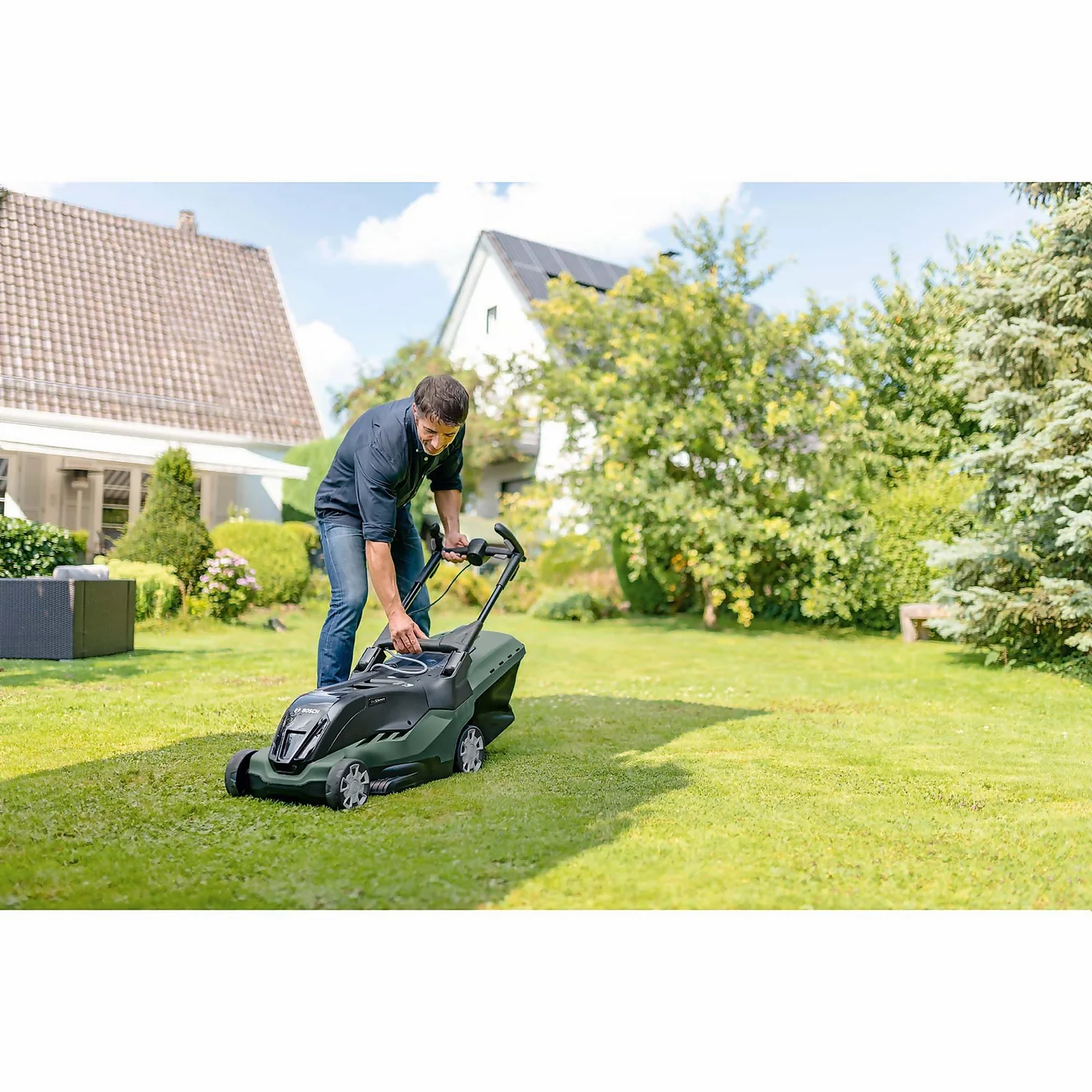 Bosch 36V AdvancedRotak 36-650 Lawn Mower - 36cm 2 Bosch 36V AdvancedRotak 36-650 Lawn Mower - 36cm - Image 2