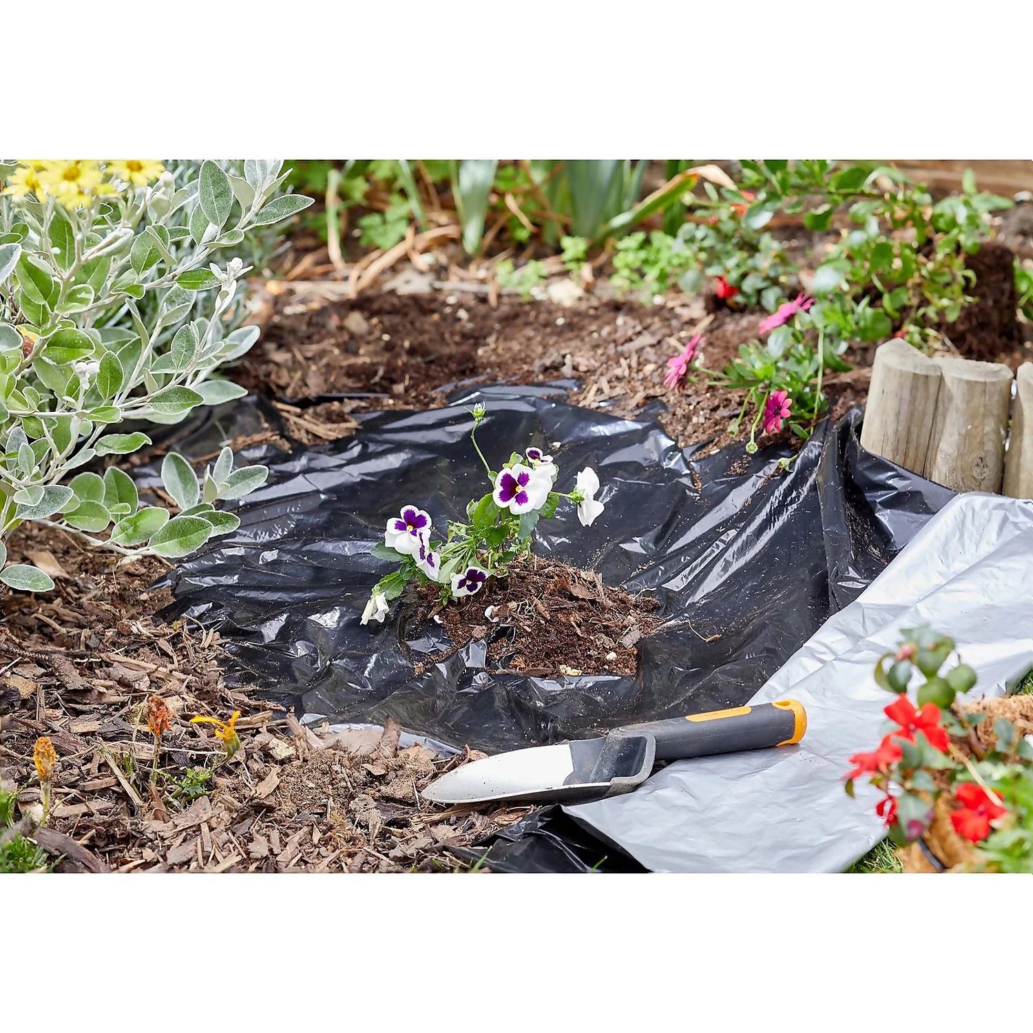 Smart Garden G30 Pro Mulch Sheet - 10m X 1m 2 Smart Garden G30 Pro Mulch Sheet - 10m X 1m - Image 2