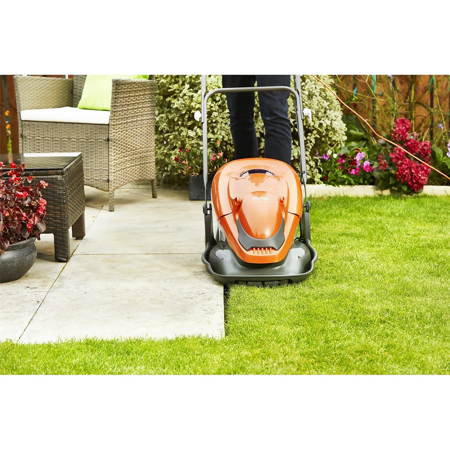 Flymo 1800W EasiGlide Electric Hover Lawn Mower - 36cm 7 Flymo 1800W EasiGlide Electric Hover Lawn Mower - 36cm - Image 7